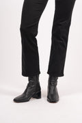 Pega - Black
