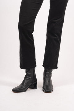 Pega - Black