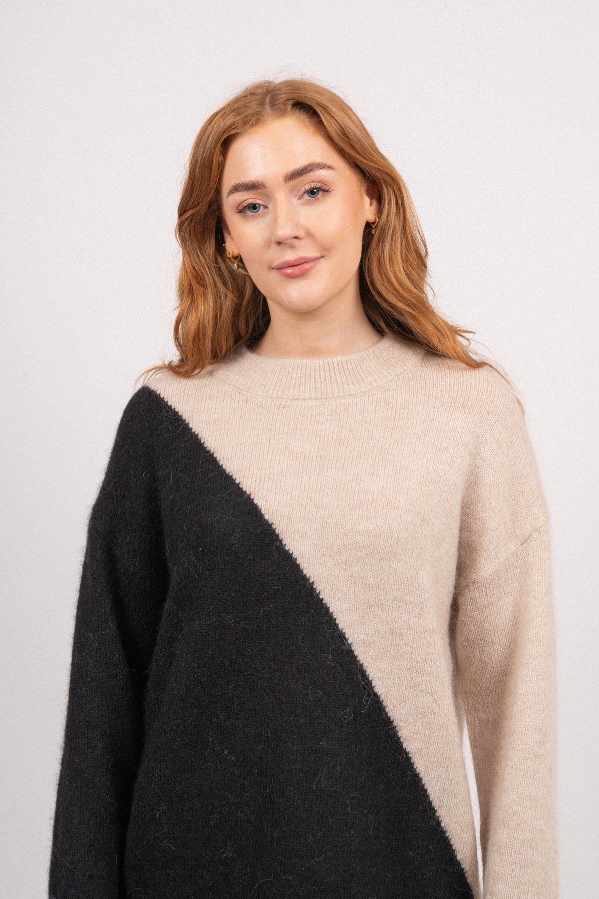 Alva LS Long O-Neck Knit - Black Birch