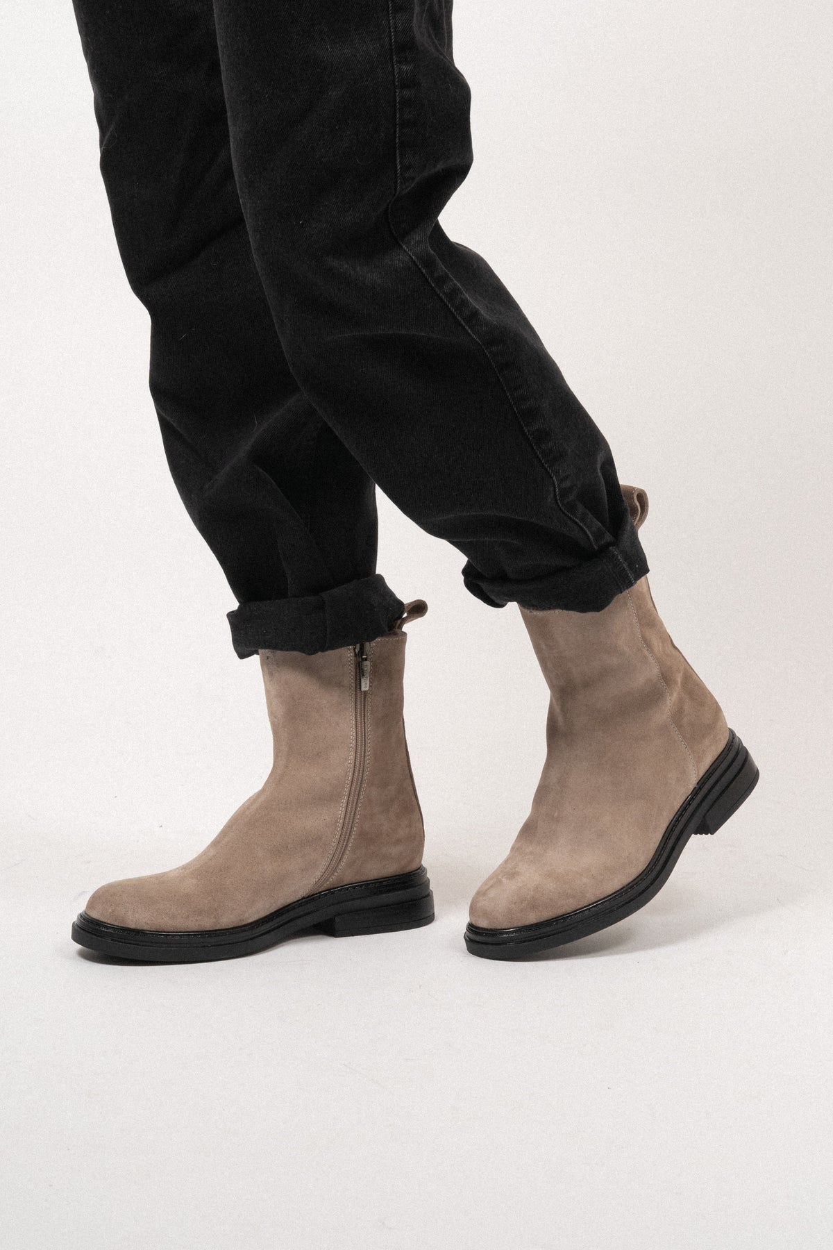 9053M Carol Foret - Velour Sesamo