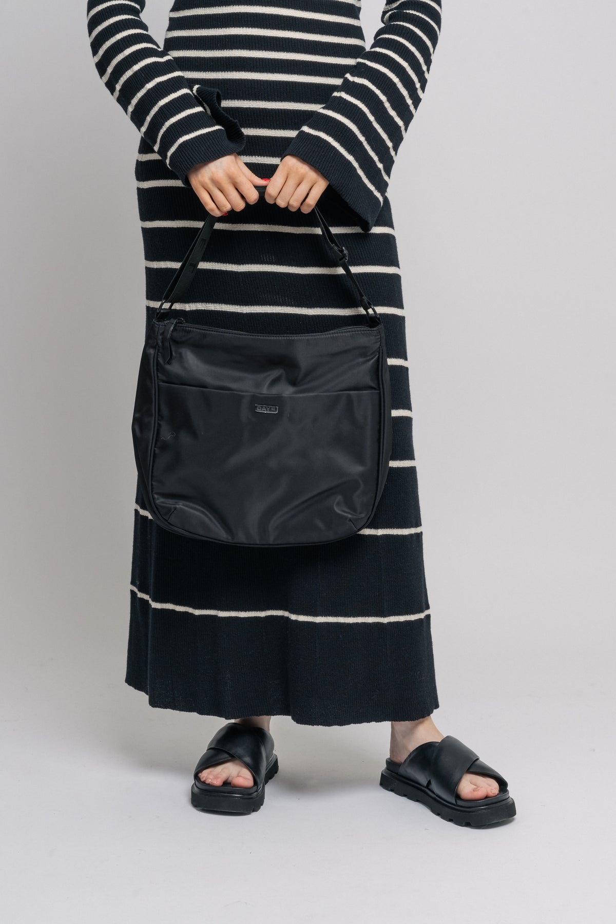 Day RE-LB Tonal Esse - Black