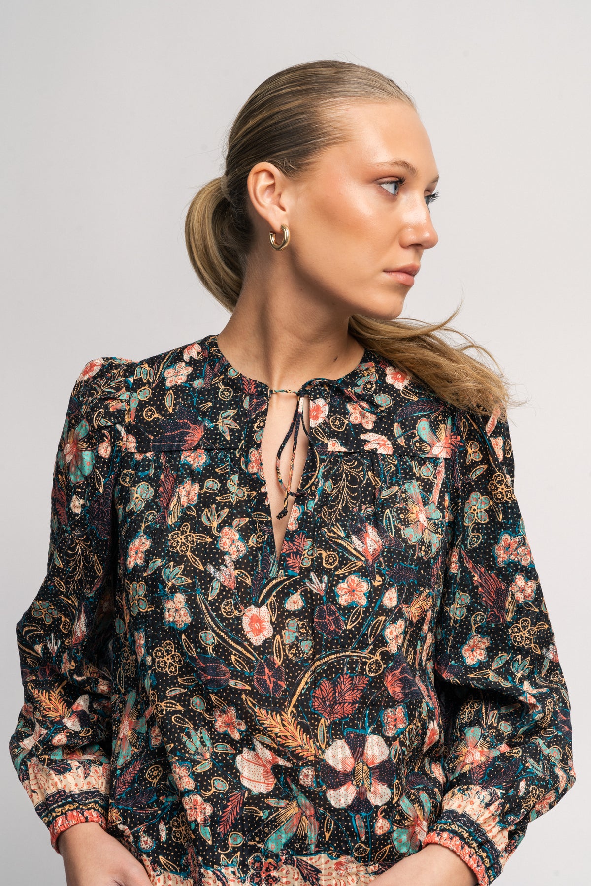 Andi Blouse - Obsidian Botanica
