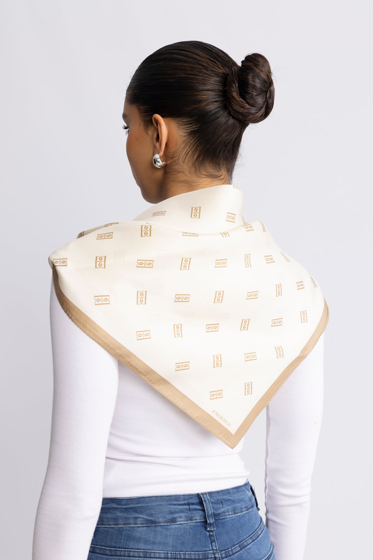 Monnas Sidenscarf