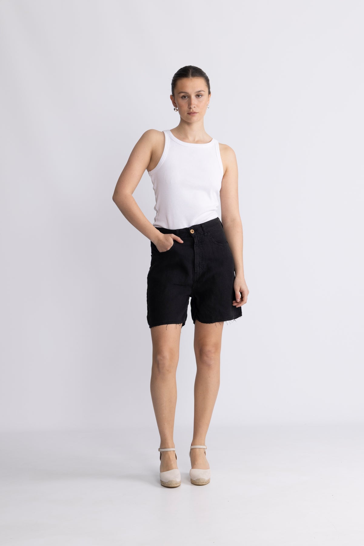 Maya Short Z - Svart Linne
