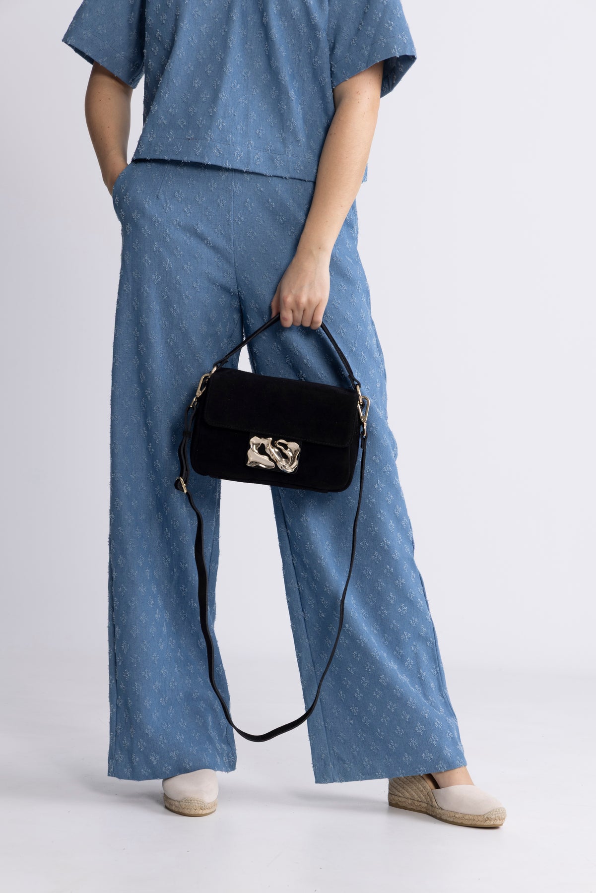 Honey Icon Suede - Black W. Gold