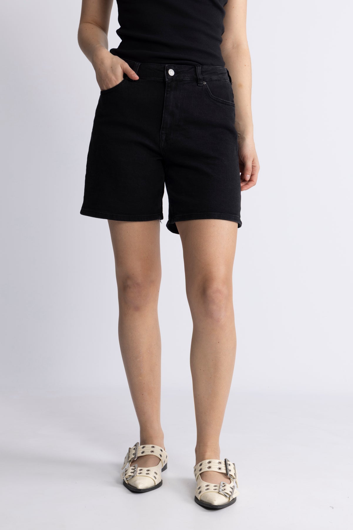 Sveja-Krista Hw Denim Shorts - Svart denim