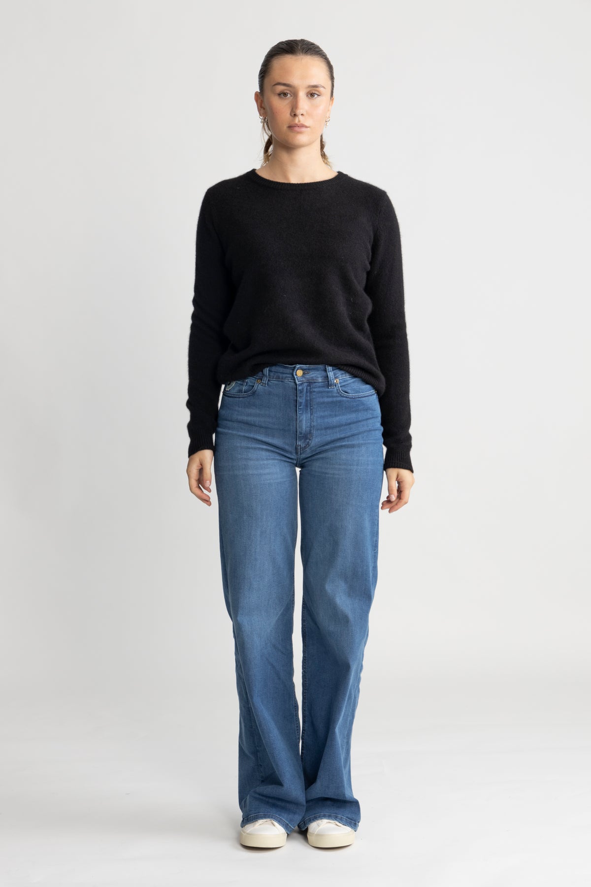 Manila Ls Knit Cashmere O-Neck - Svart