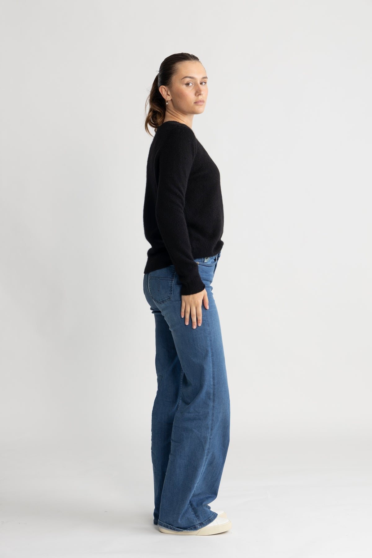 Manila Ls Knit Cashmere O-Neck - Svart