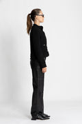 6811 Light Chili - Ebony Black