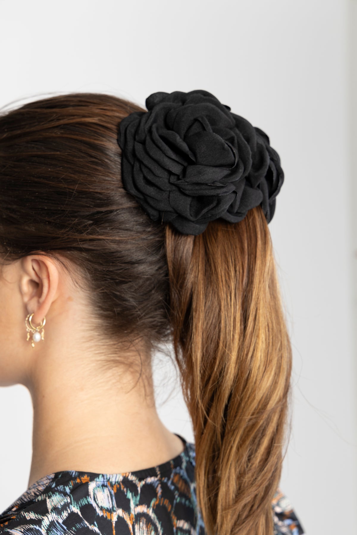 Peromia Flower Hair Claw - Black