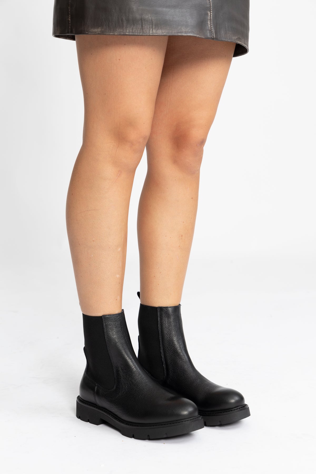 Biaothilia Chelsea Boot Tumbled Leather - Black