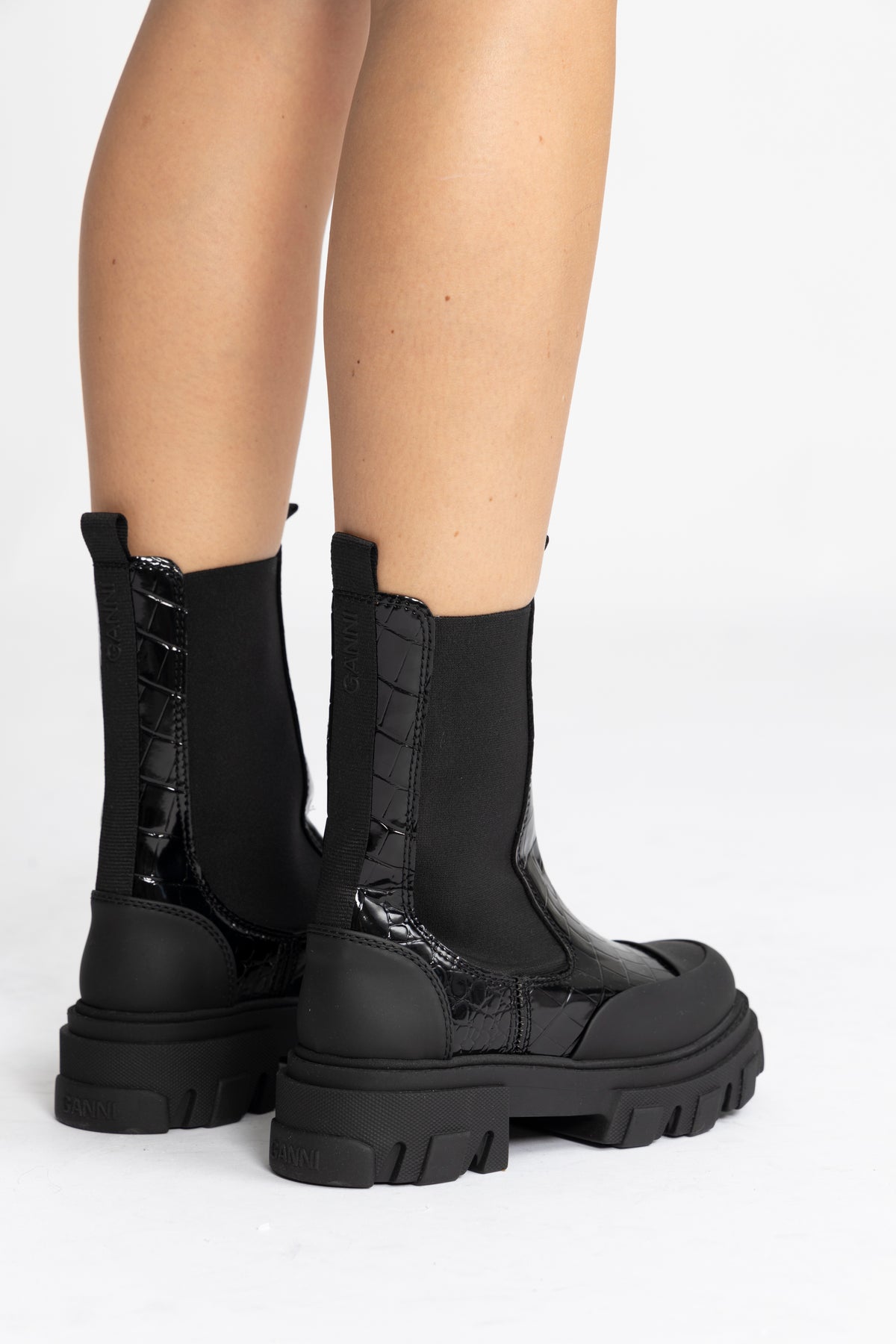 Cleated Mid Chelsea Boot Patent Croco - Black