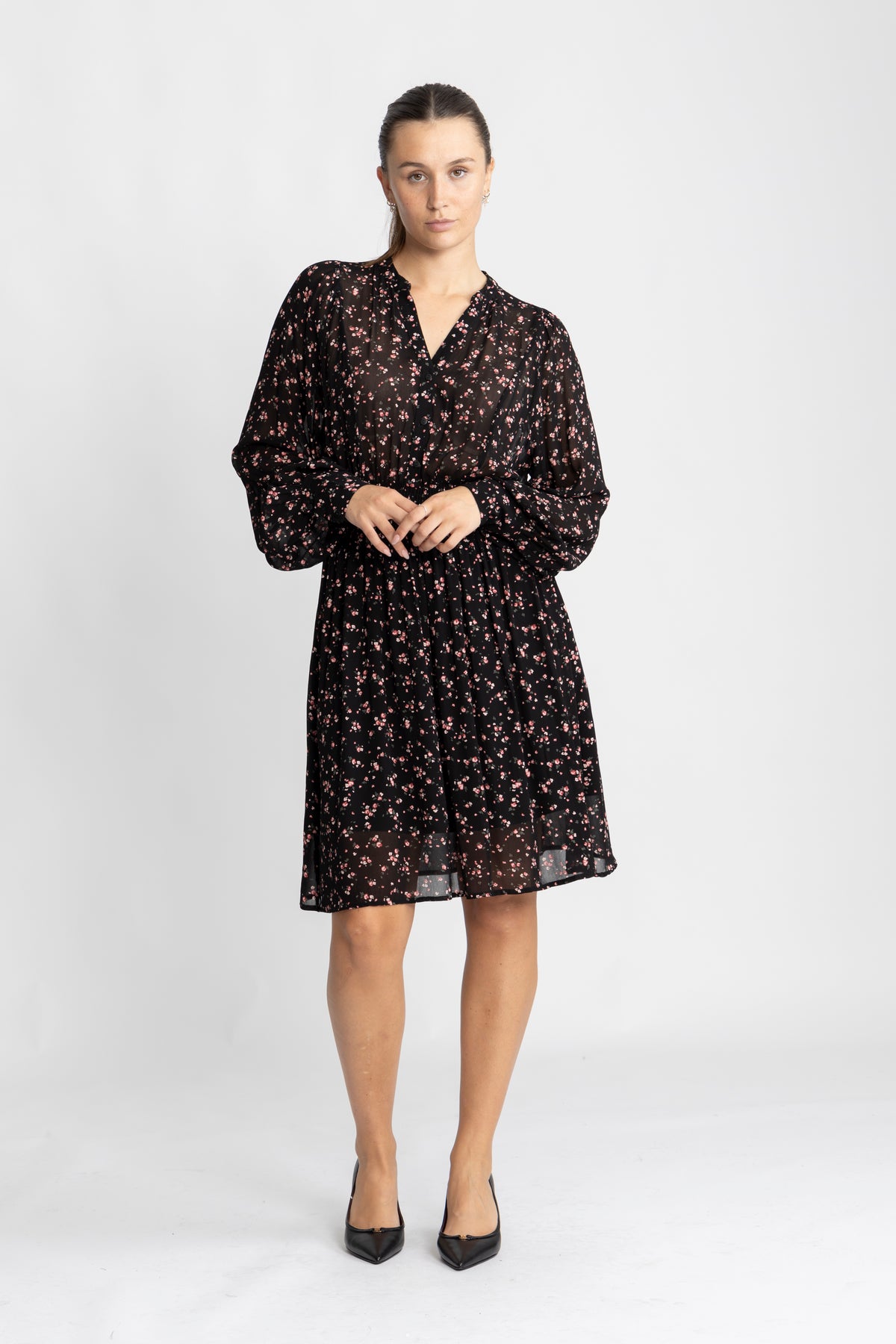 Orabella Dress Aop - Svart blommig