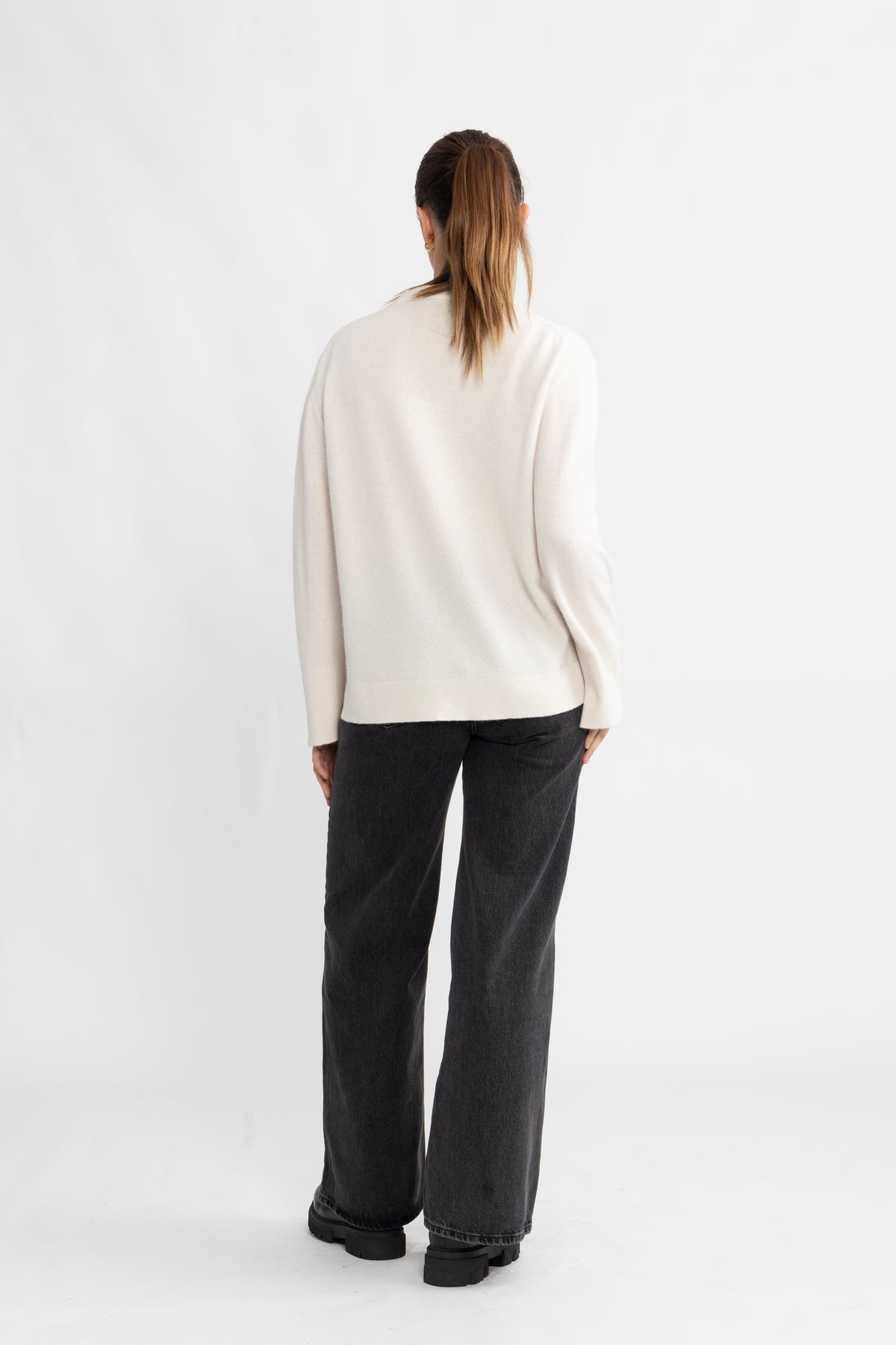Yasemilie O-Neck Knit Pullover - Birch