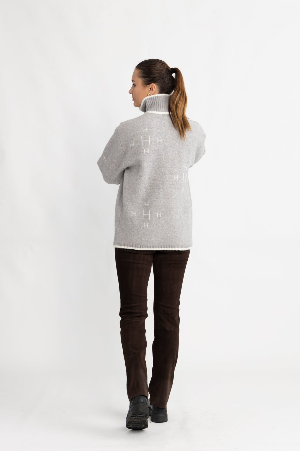 Iben Zip Sweater - Light Grey With White
