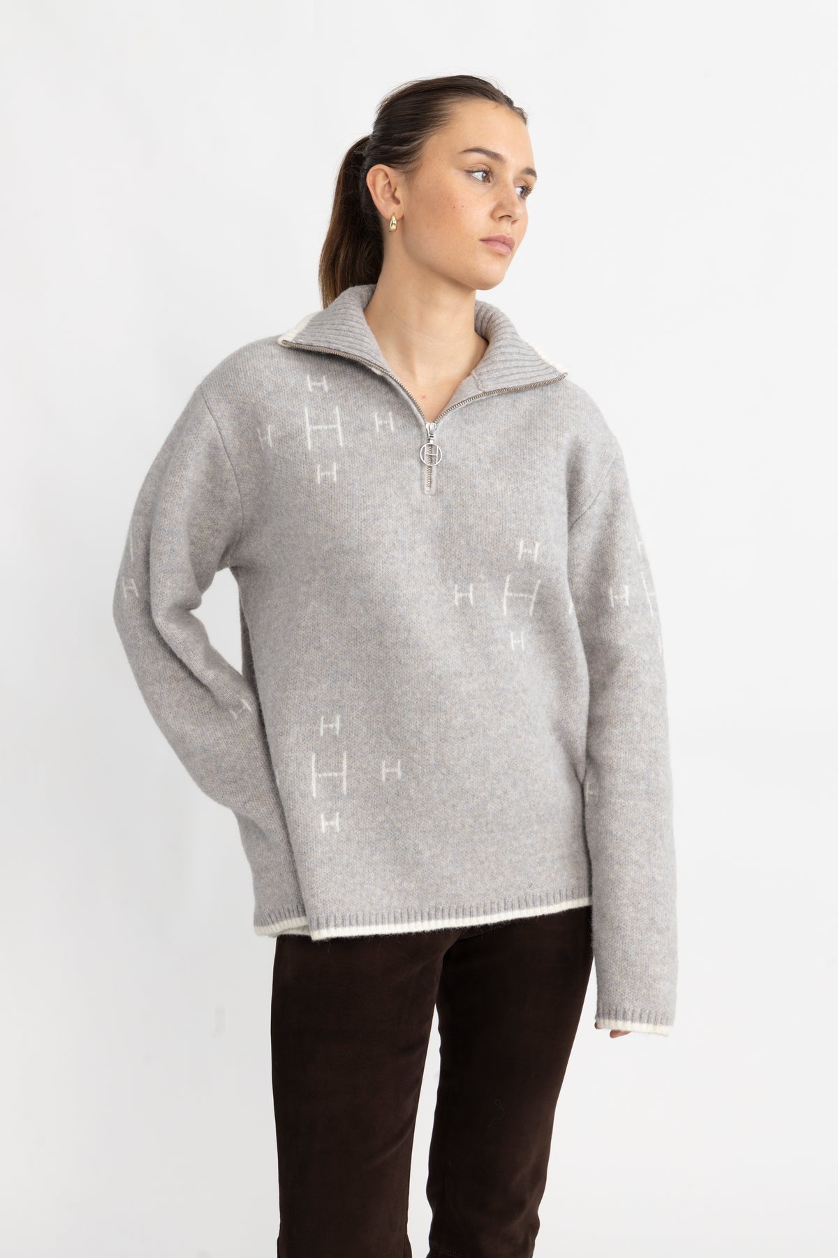 Iben Zip Sweater - Light Grey With White