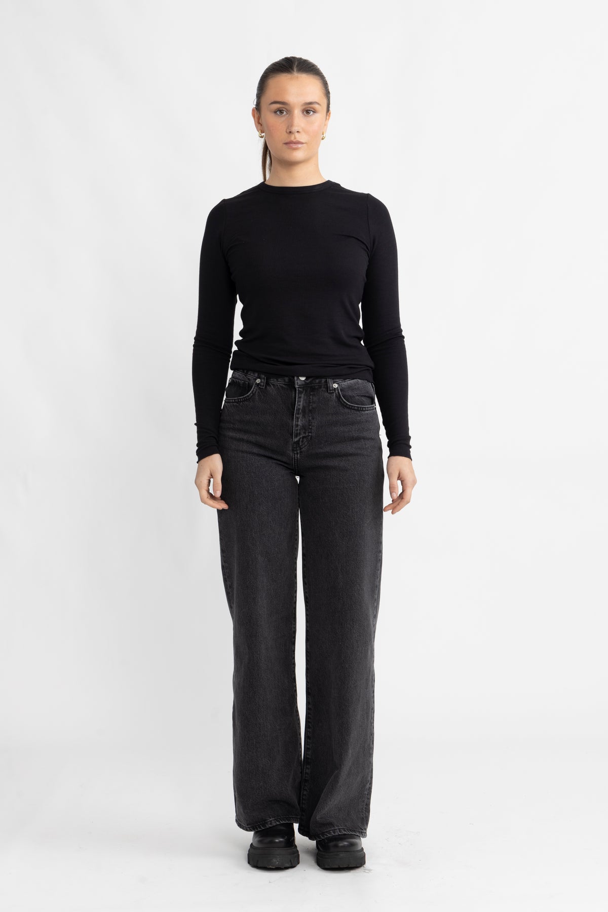Ika 4 - Black