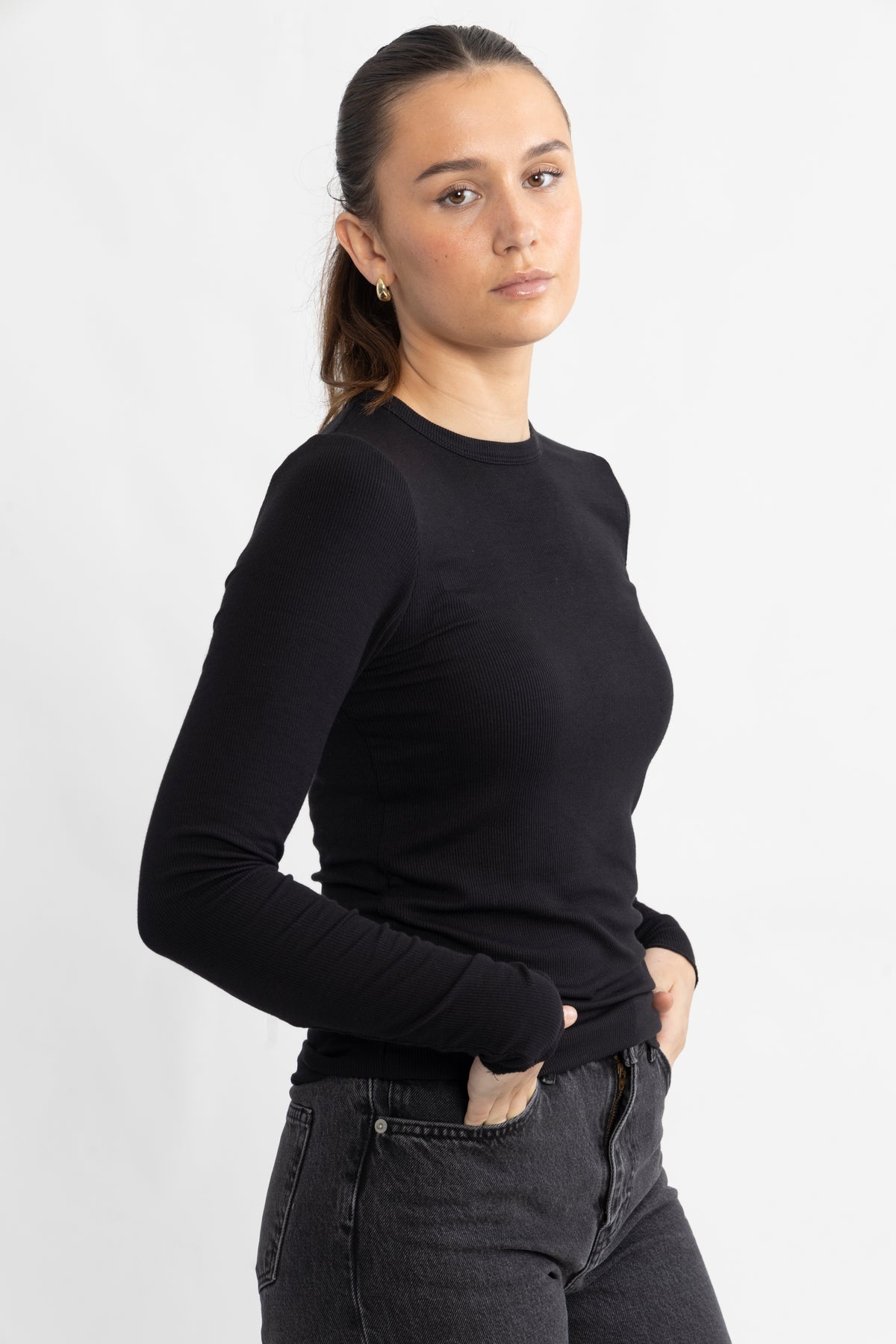 Ika 4 - Black