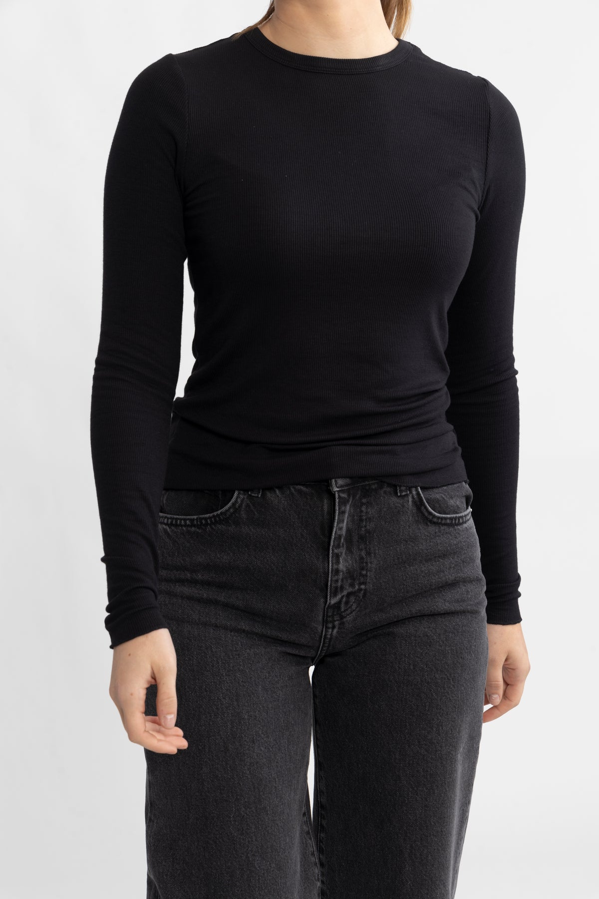 Ika 4 - Black