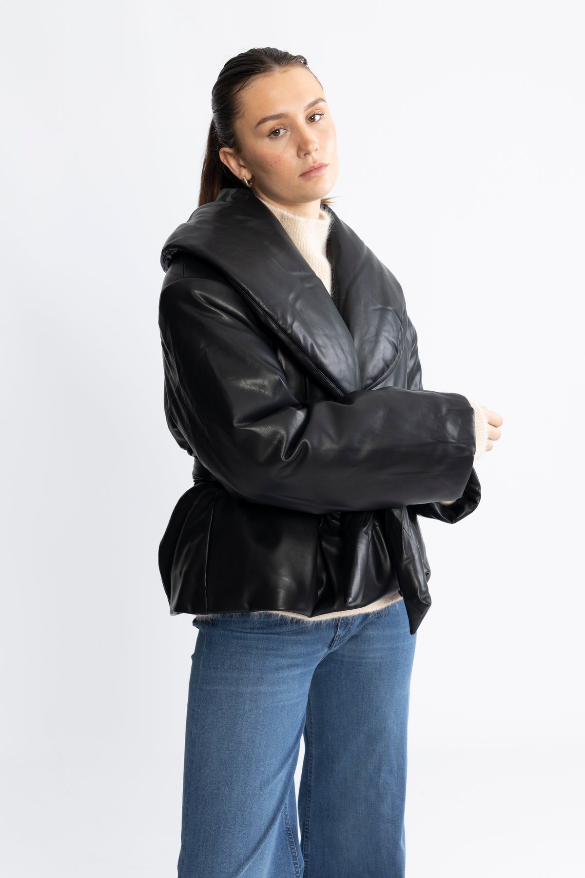 Belted Puffer Jacket - Svart