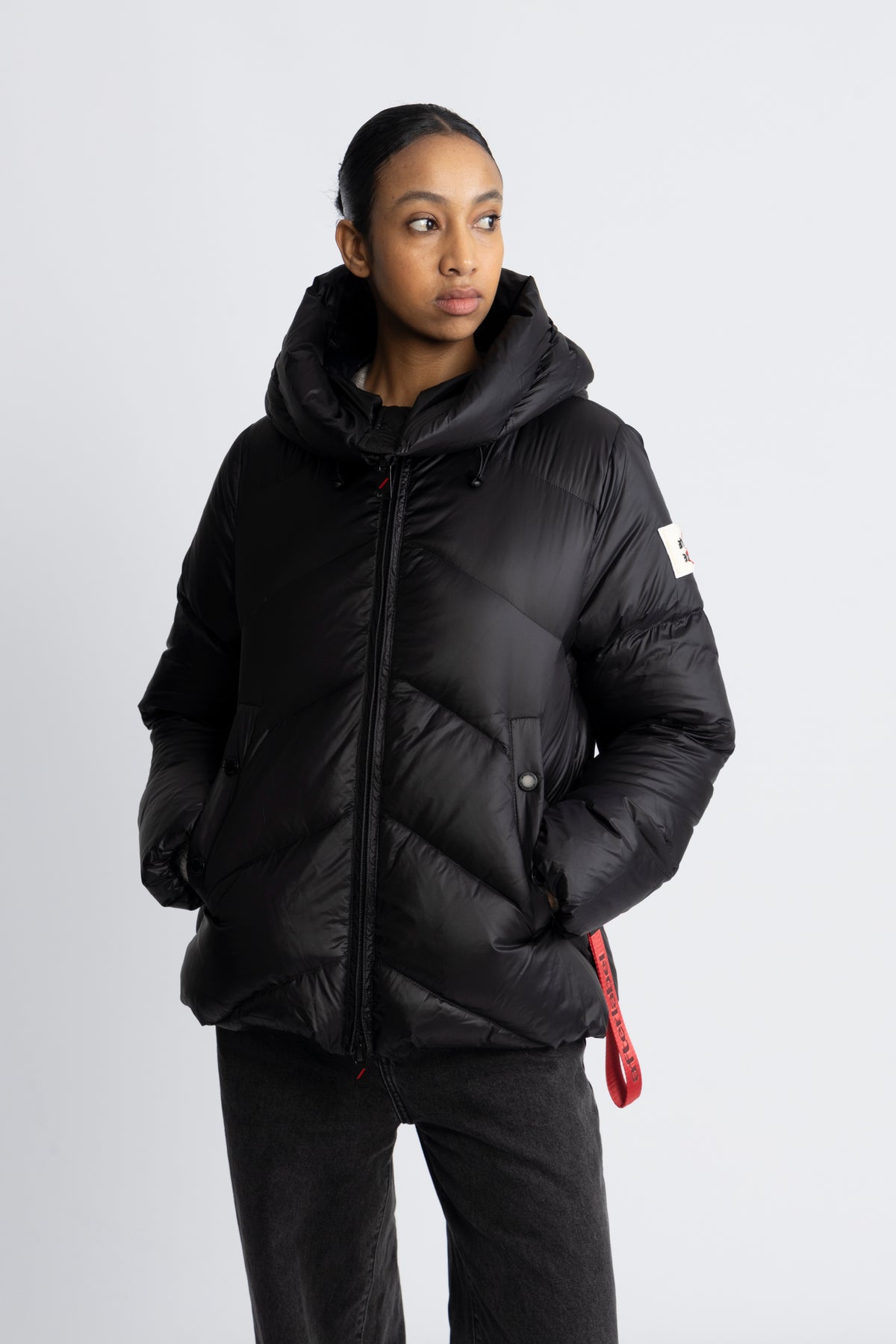 Helsinki Shiny - Black