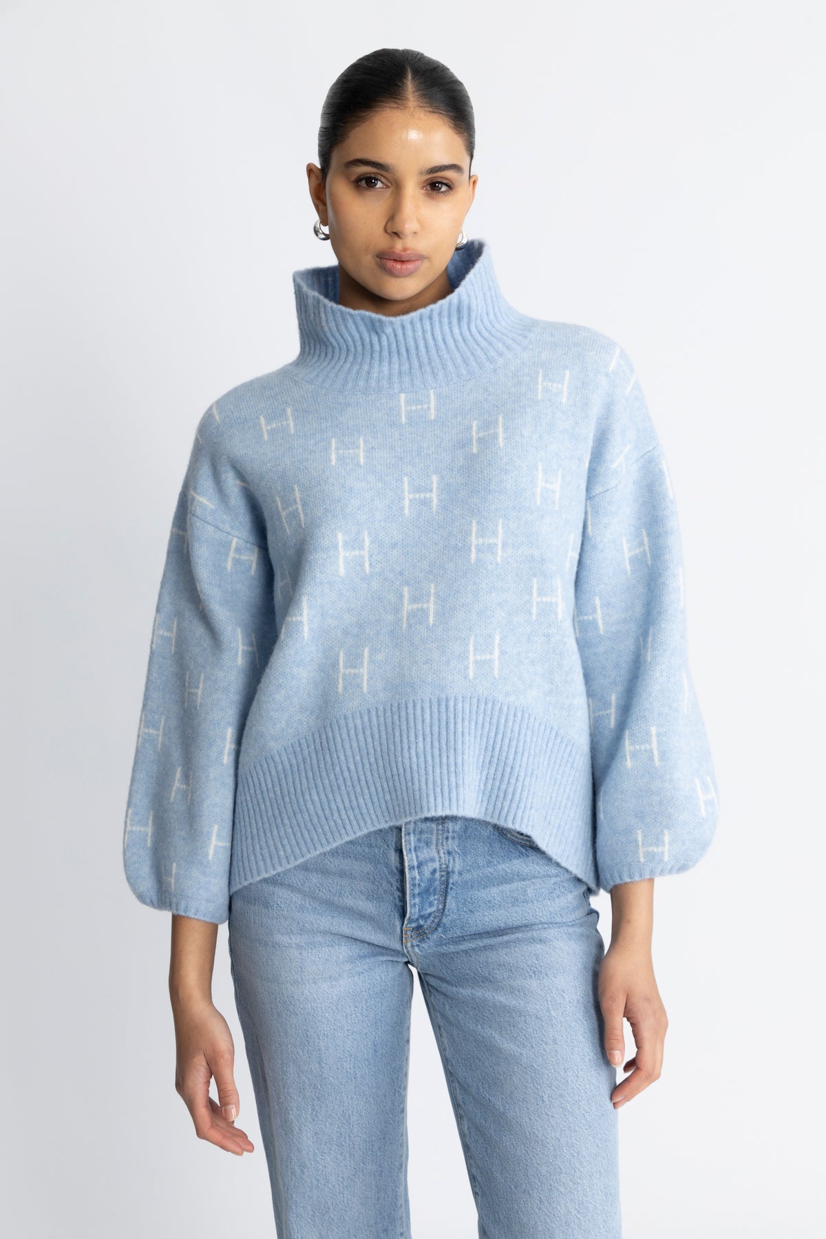 Fam Sweater Short - Ljusblå
