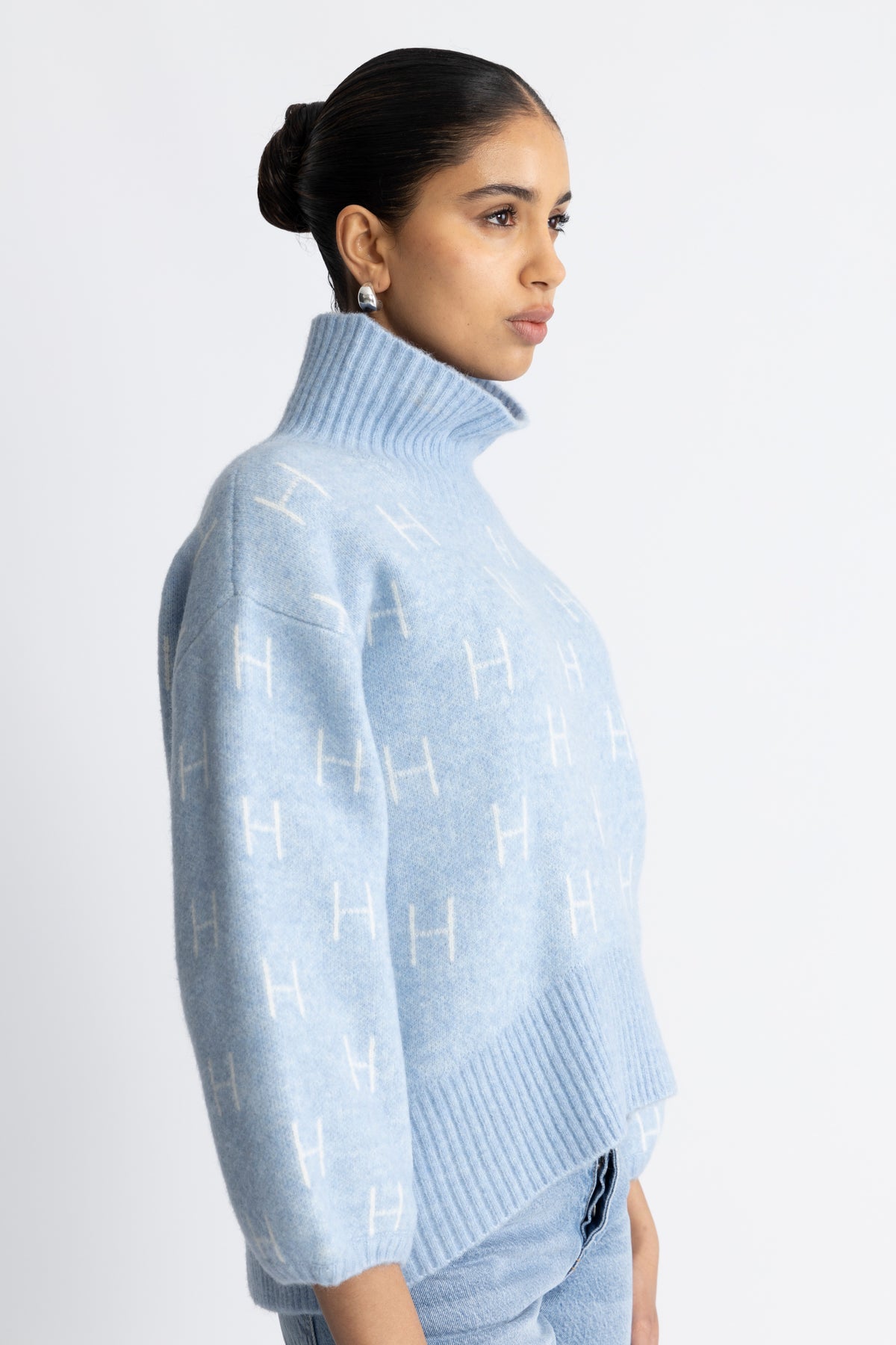 Fam Sweater Short - Ljusblå