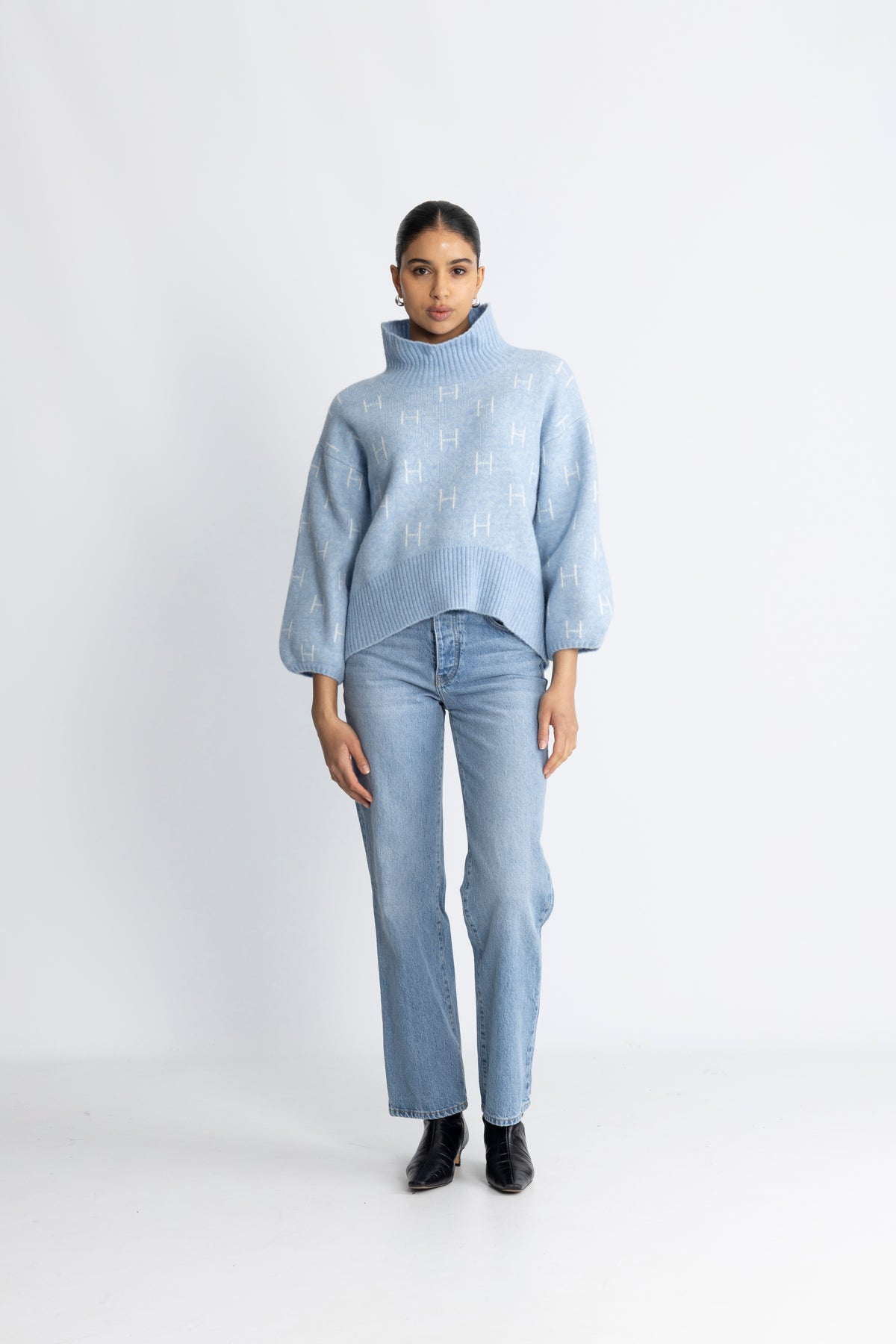 Fam Sweater Short - Ljusblå