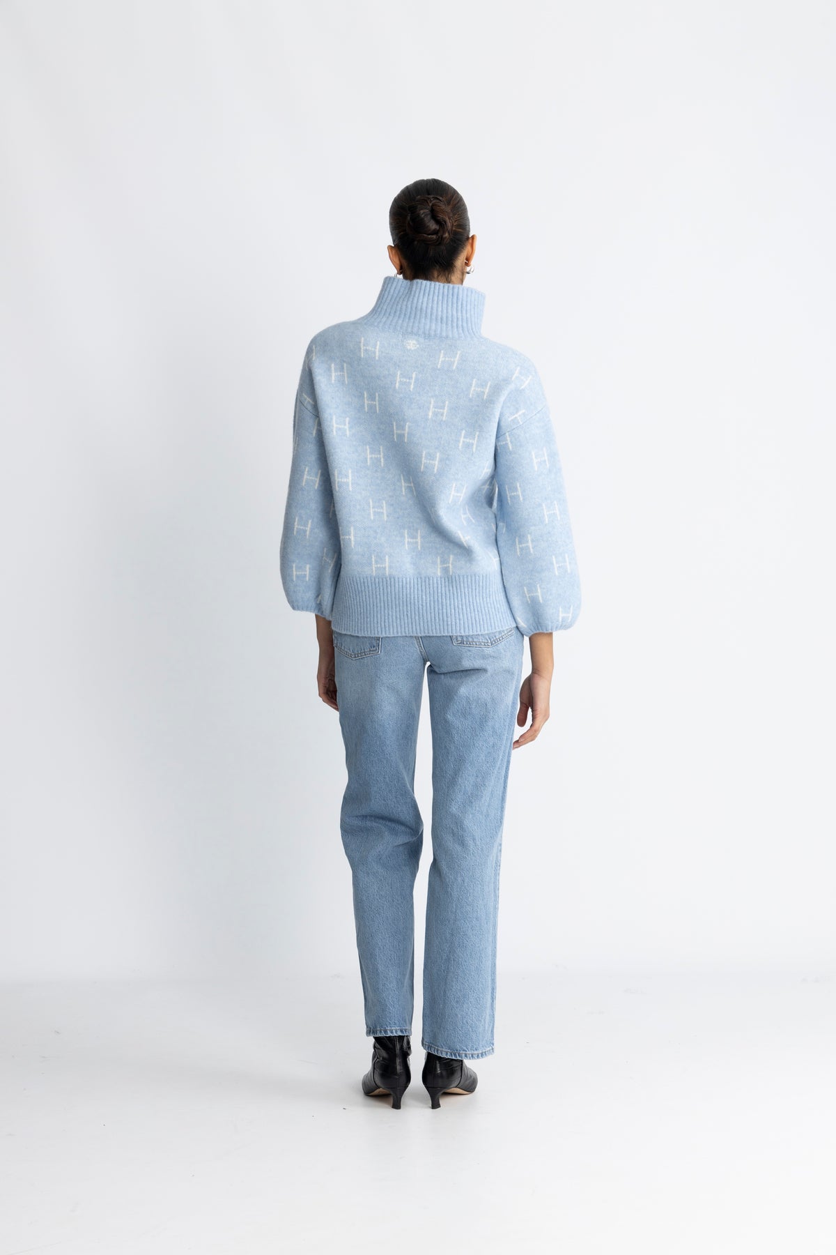 Fam Sweater Short - Ljusblå