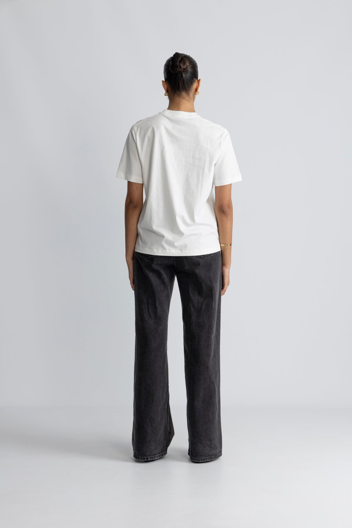 Kjerag Embroidery Tee - White