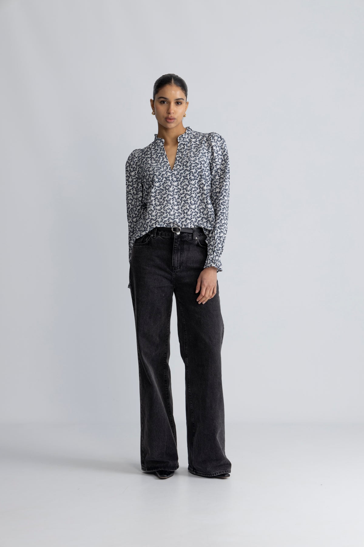 Jenny Blus - Navy Rosehip Print