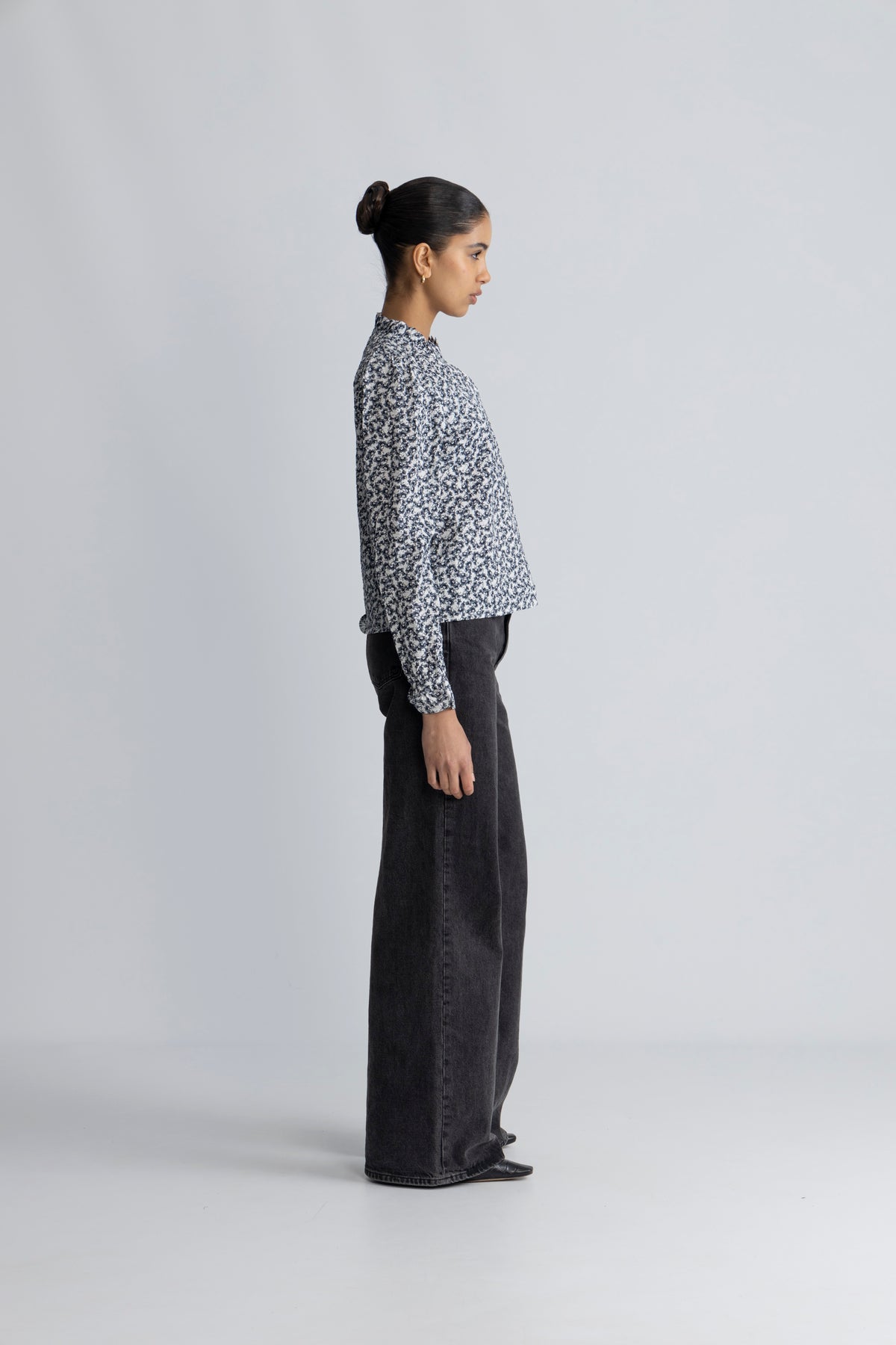 Jenny Blus - Navy Rosehip Print