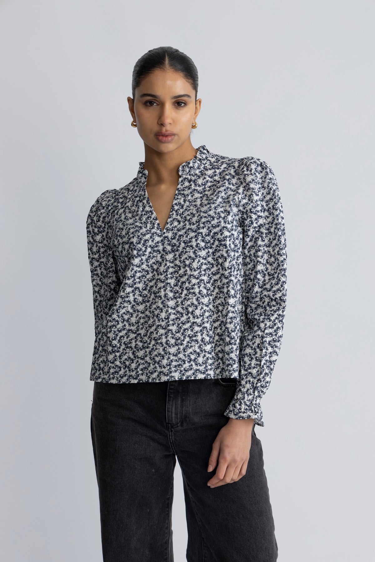 Jenny Blus - Navy Rosehip Print