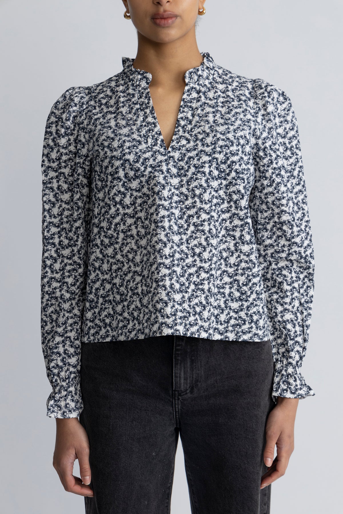 Jenny Blus - Navy Rosehip Print
