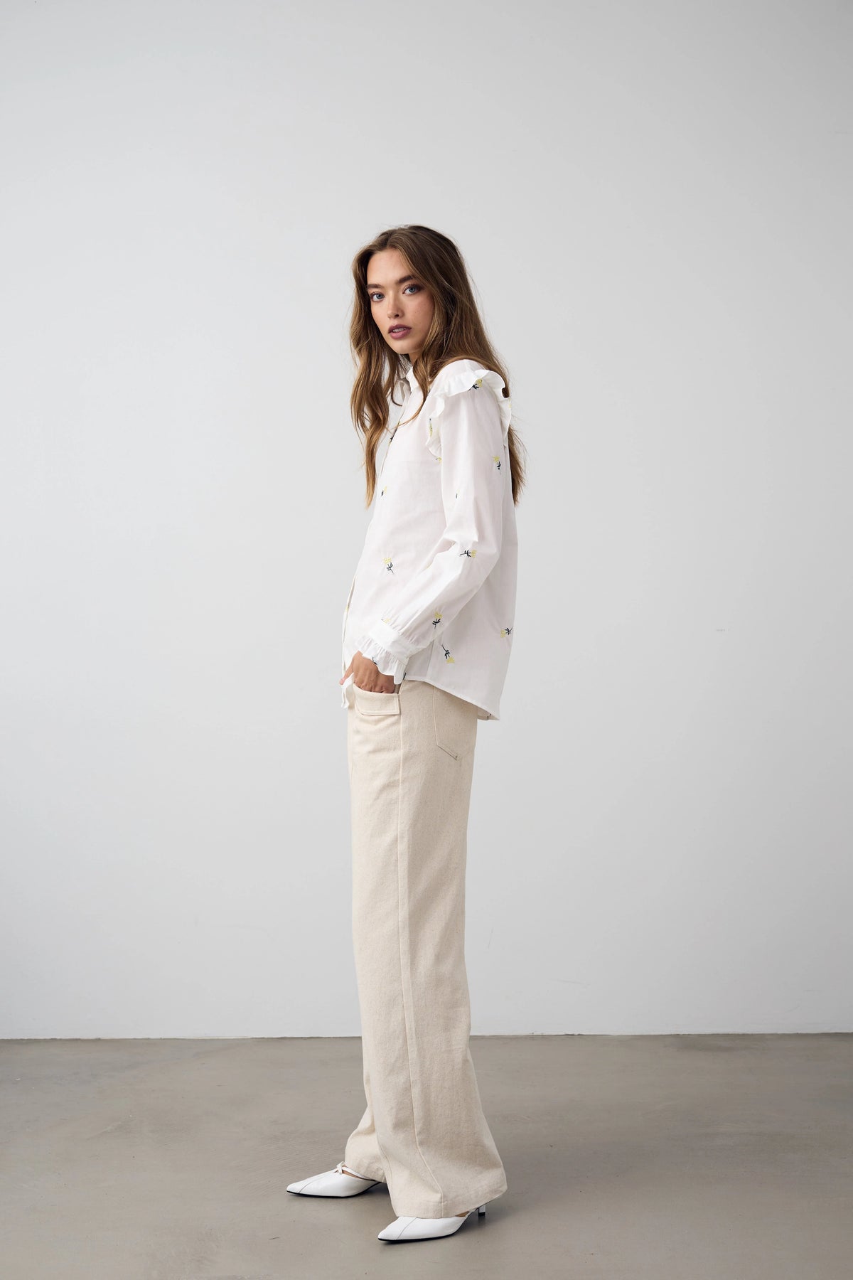 Noella Kinisha Blus