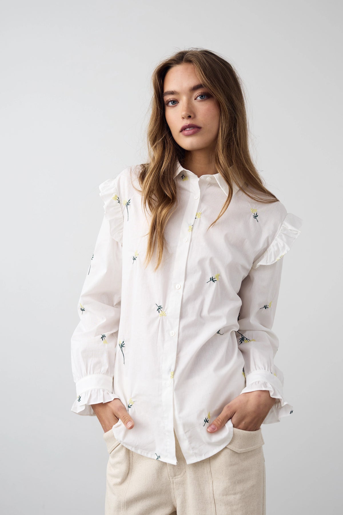 Noella Kinisha Blus