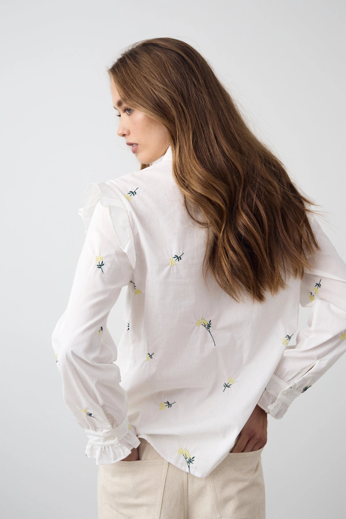 Noella Kinisha Blus