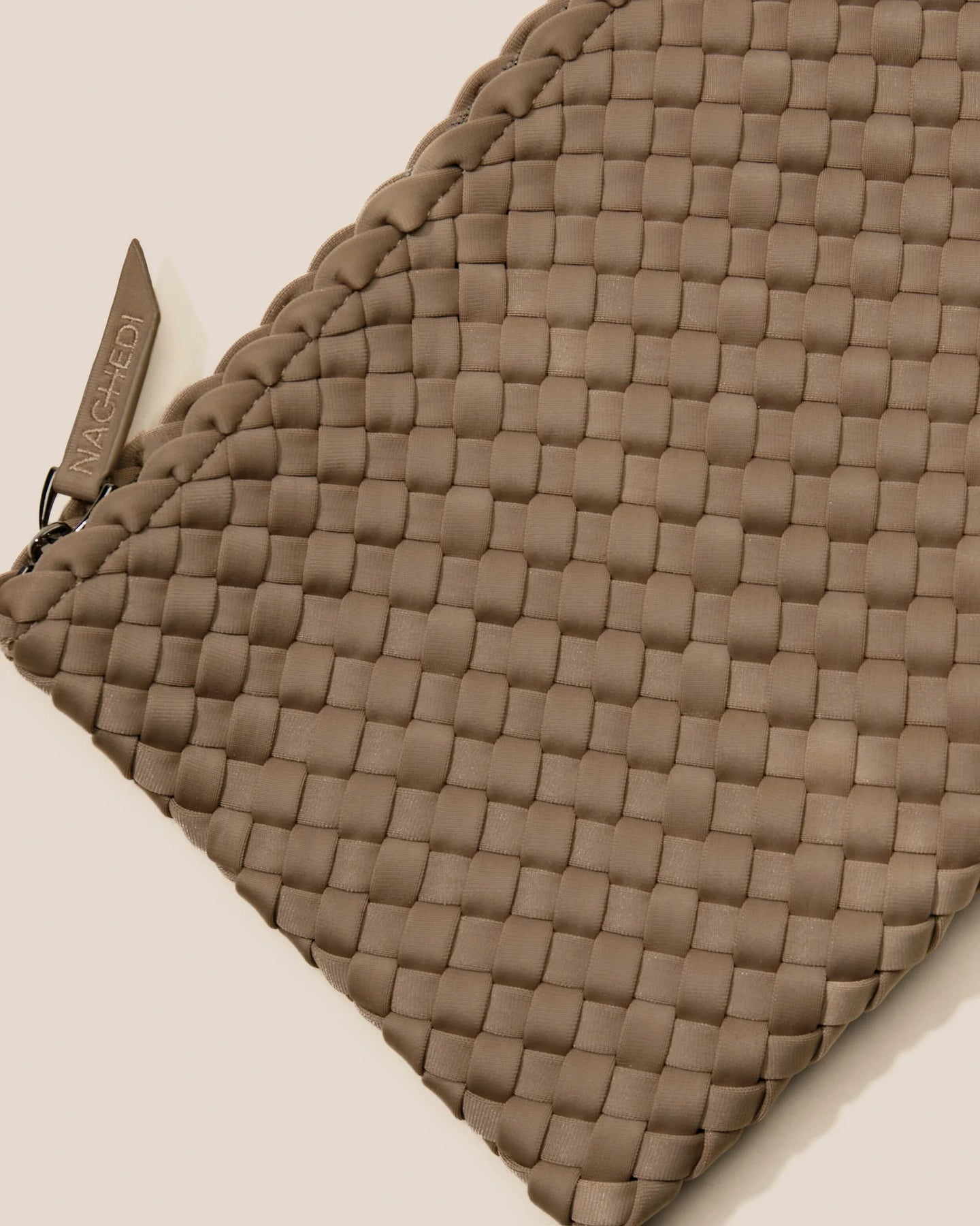 Nomad Hobo Medium - Cashmere