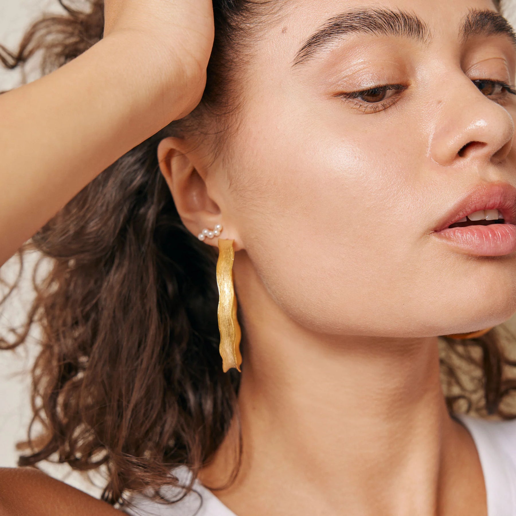 Evie Studs Pearls - Guld
