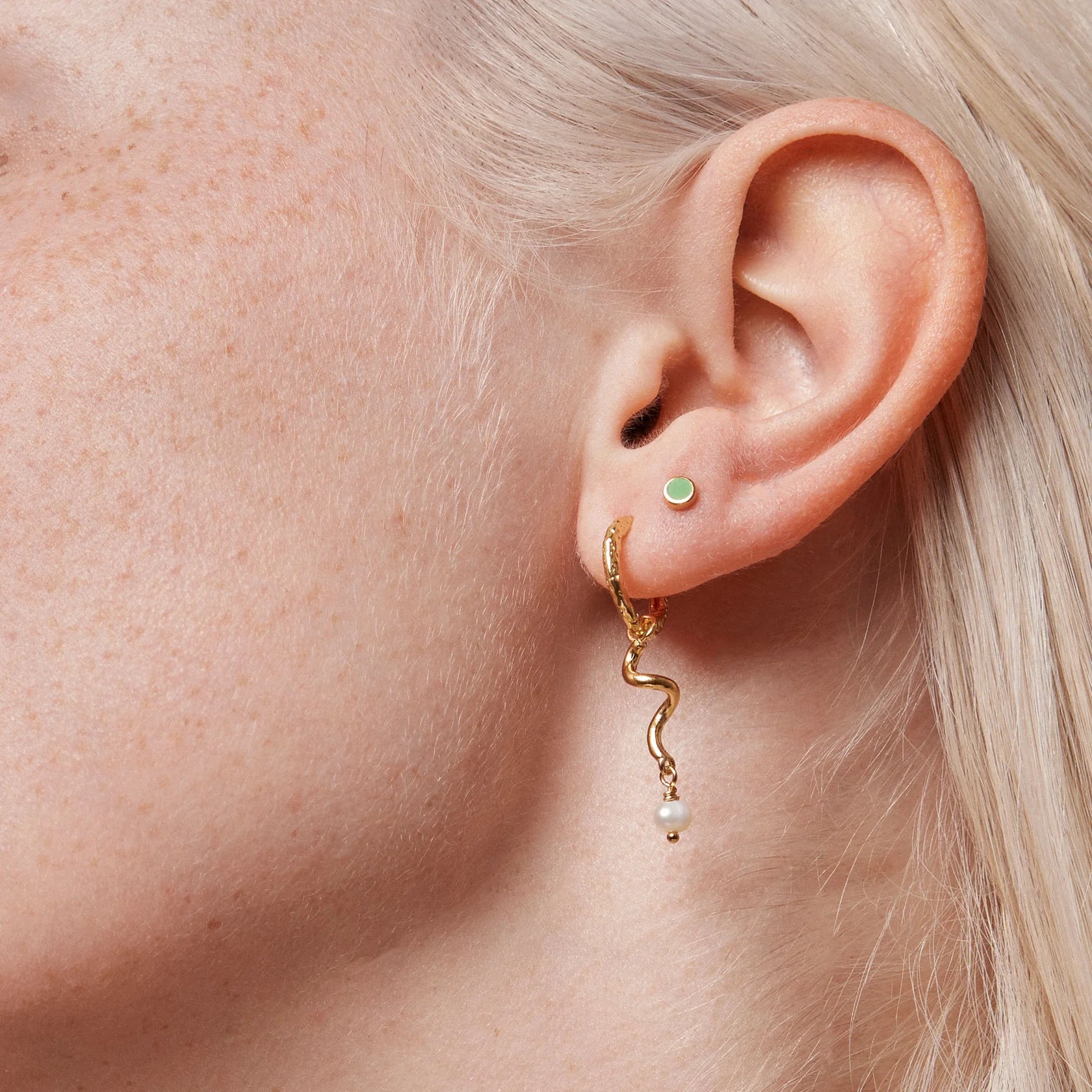Enamel Dot Stud - Grass Green