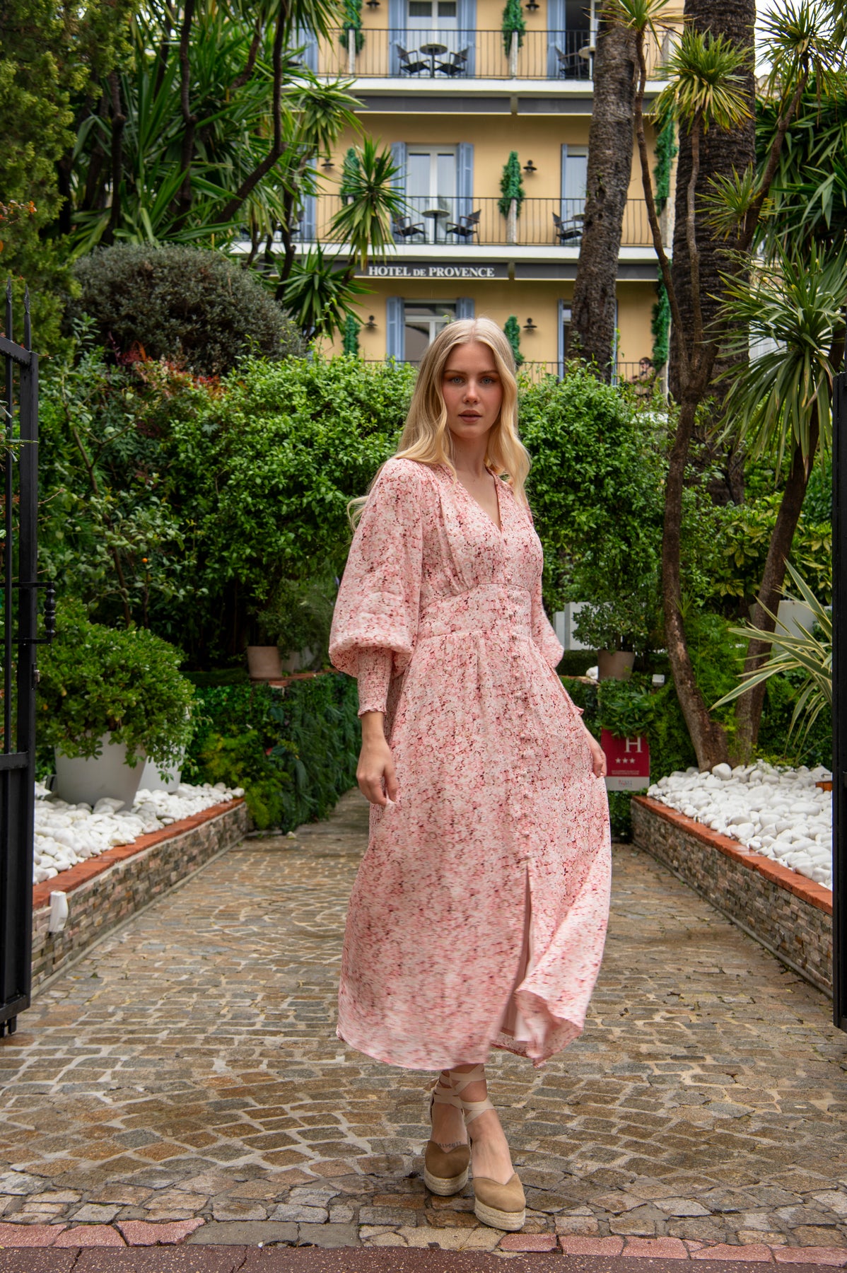 Una Viscose Crepe Dress - Light Pink Floral