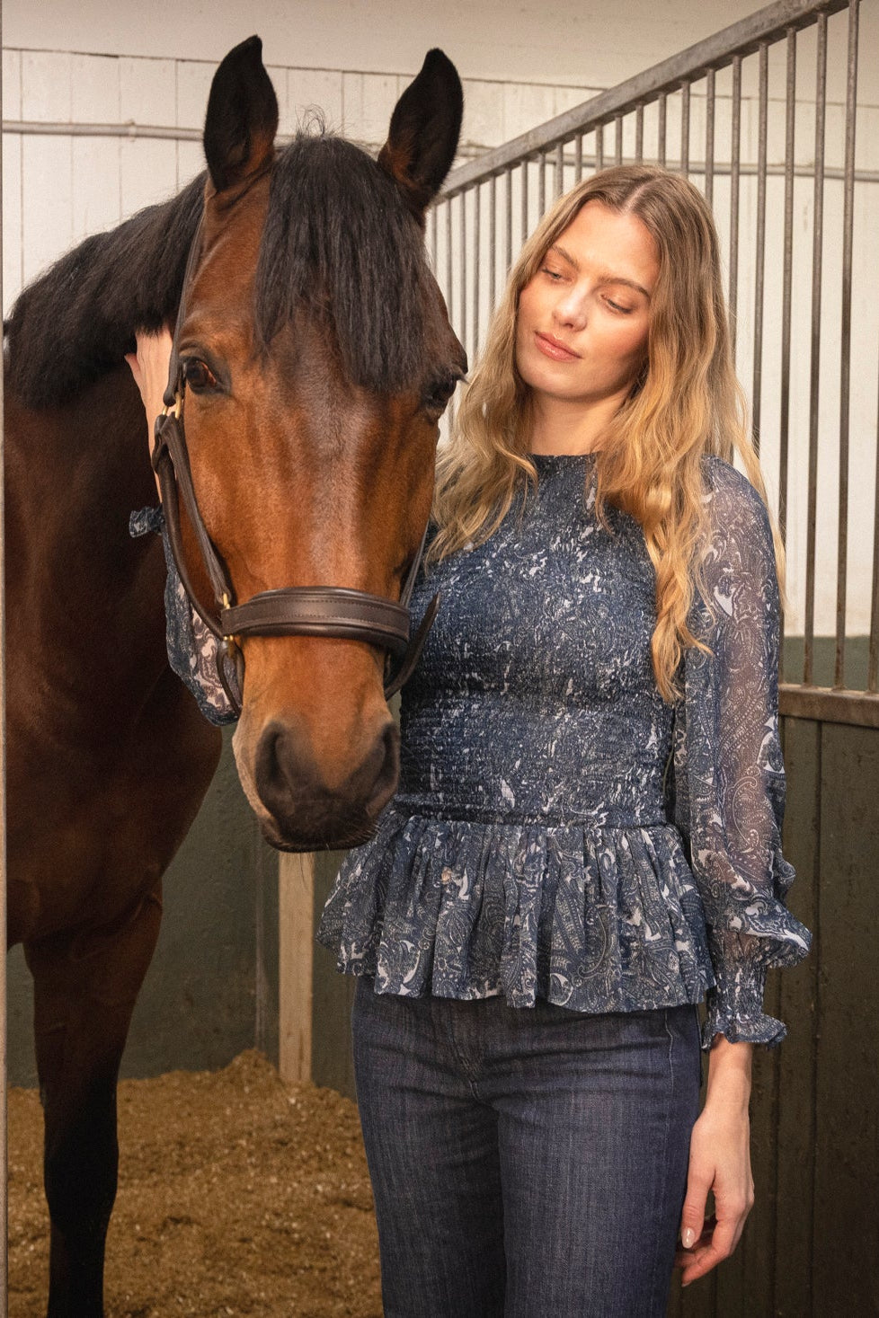 Rira Smock Chiffon Blouse - Blå Paisley