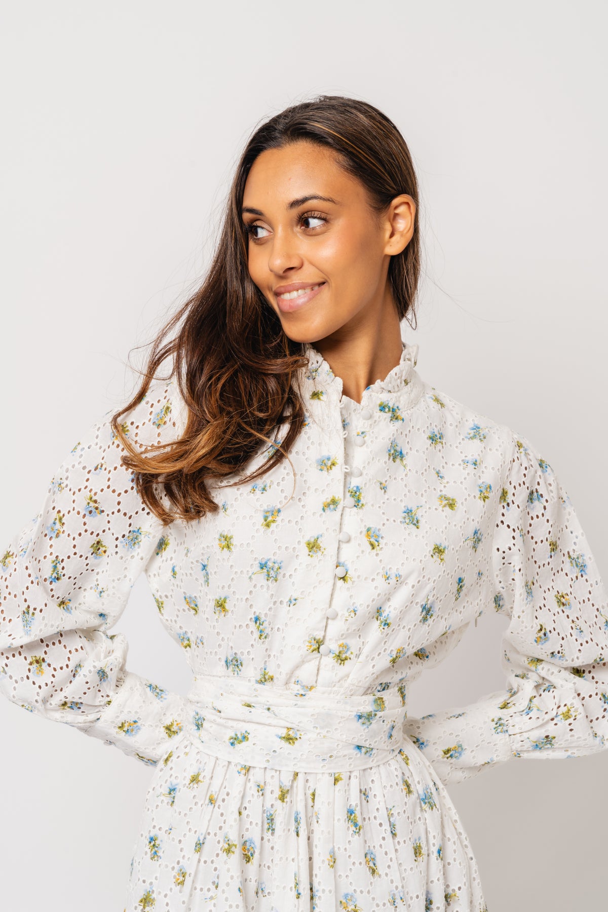 Liv Broderie Anglaise Dress - Forglemmegei White