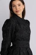 Saga Wide Brocade Dress - Svart