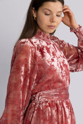 Saga Wide Velvet Flower Dress - Rosa Blomster