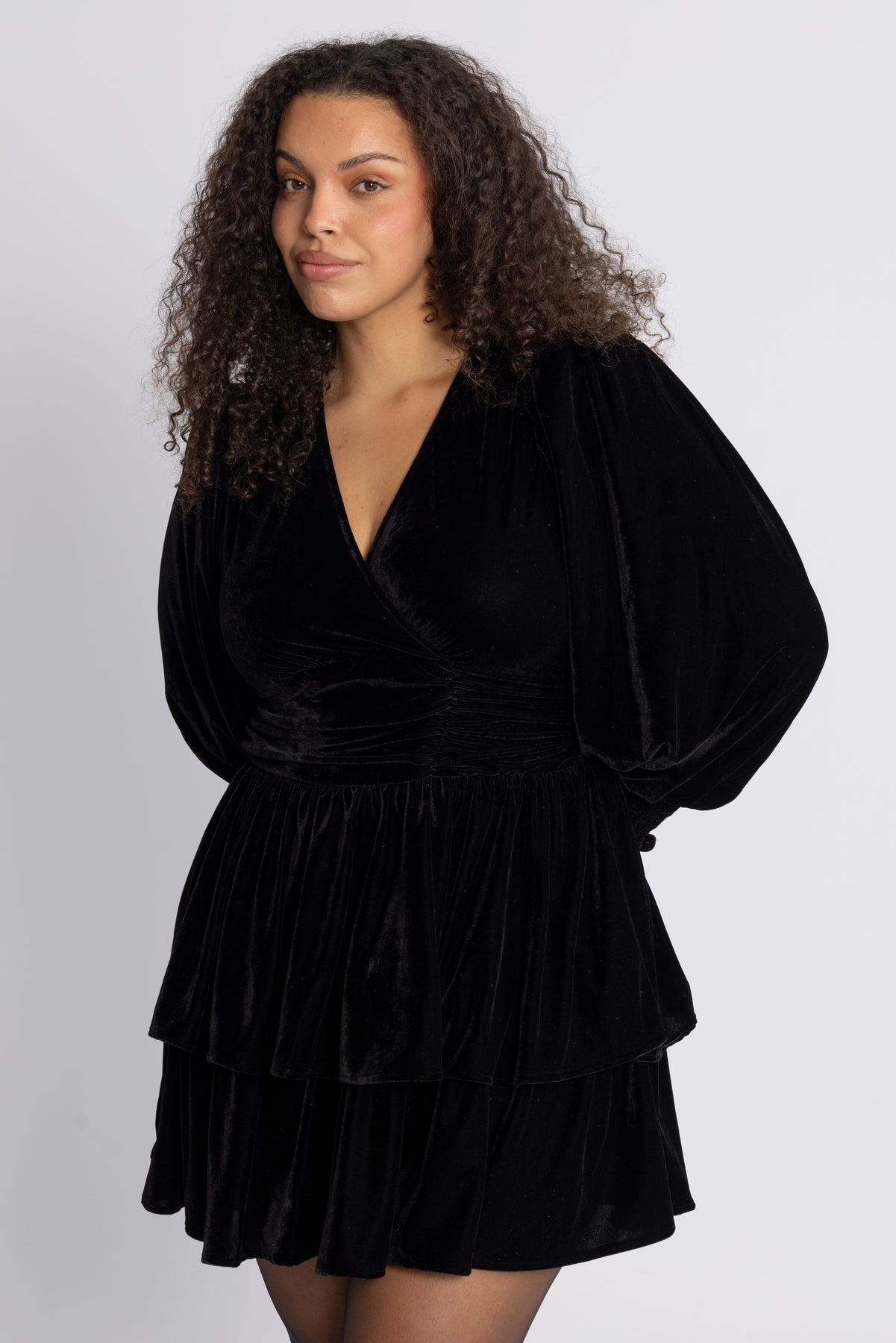 Jade Velvet Solid Dress - Svart