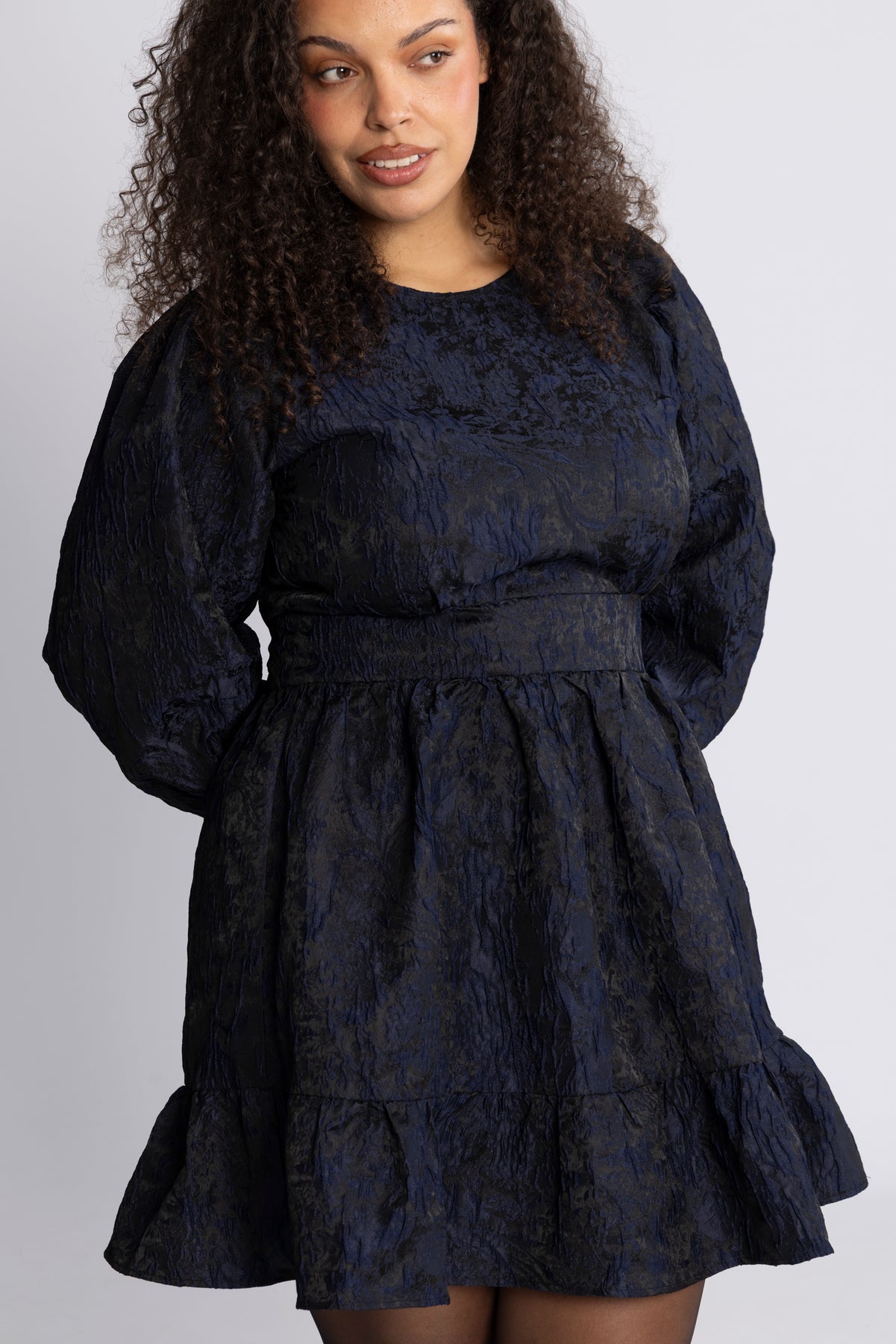 Svanhild Brocade Floral Dress - Mörkblå