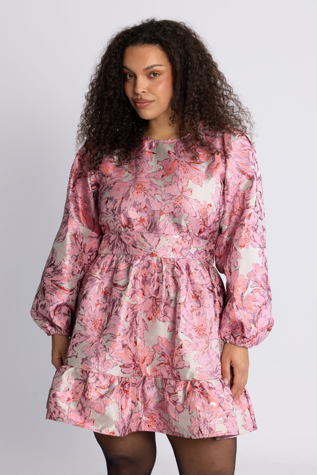 Svanhild Brocade Flower Dress - Rosa