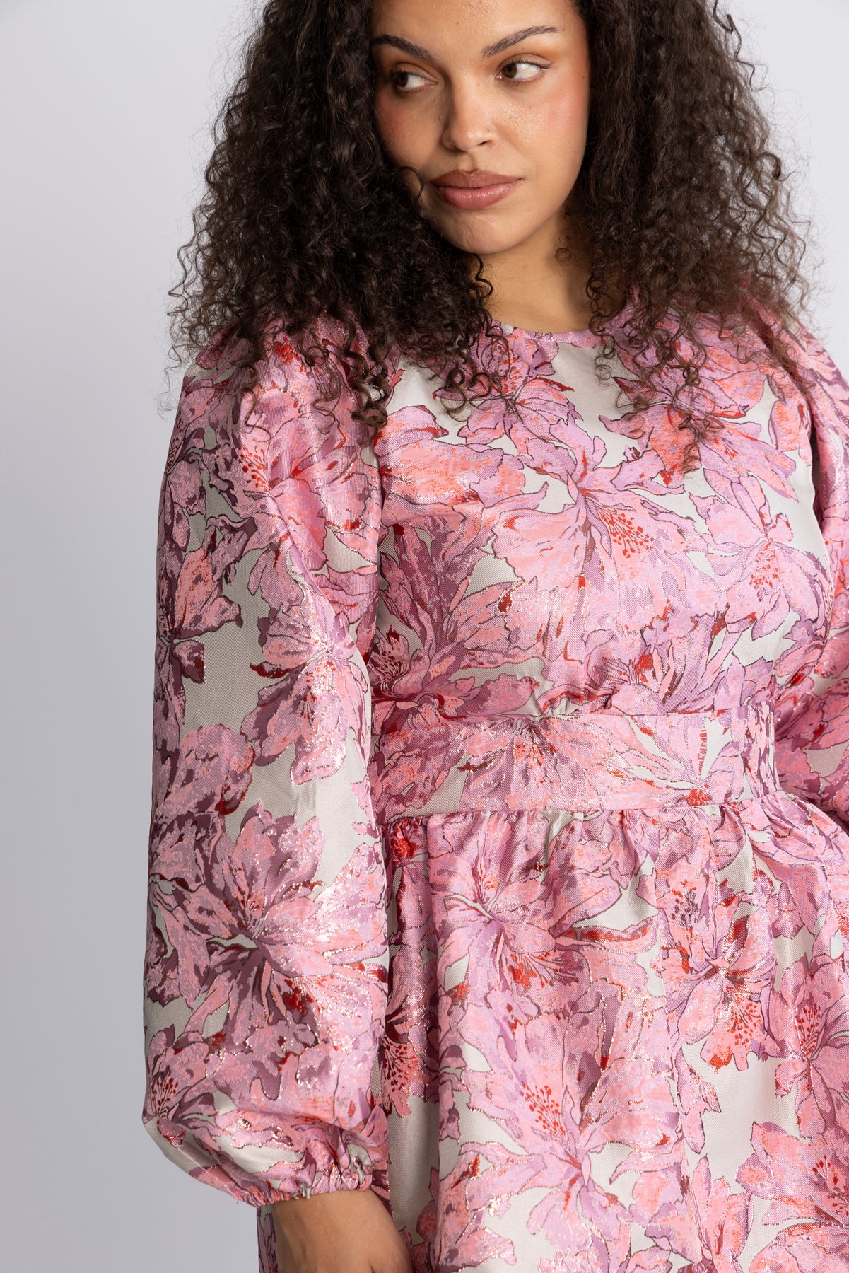 Svanhild Brocade Flower Dress - Rosa