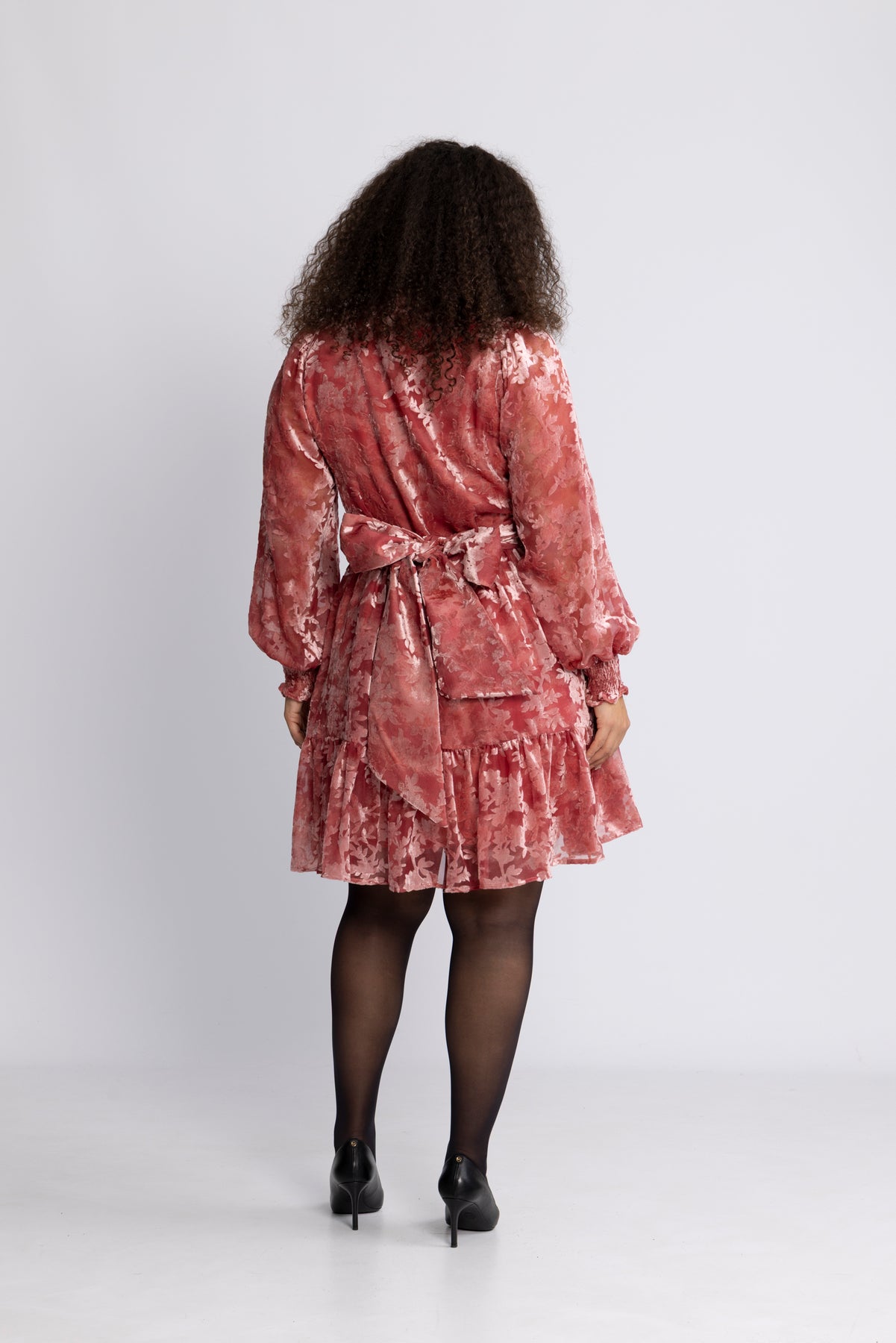 Saga Wide Velvet Flower Dress - Rosa Blomster